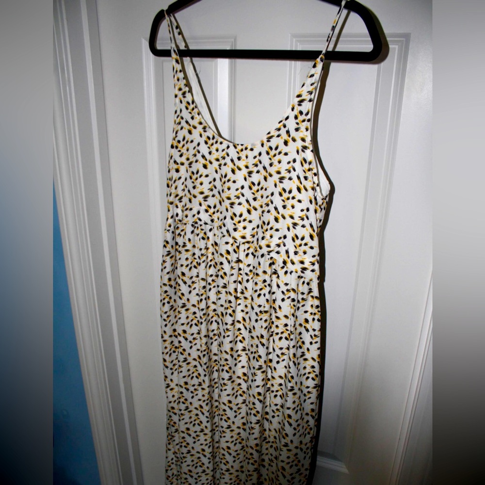 Never worn S/M flowy Sweewë Maxi Dress